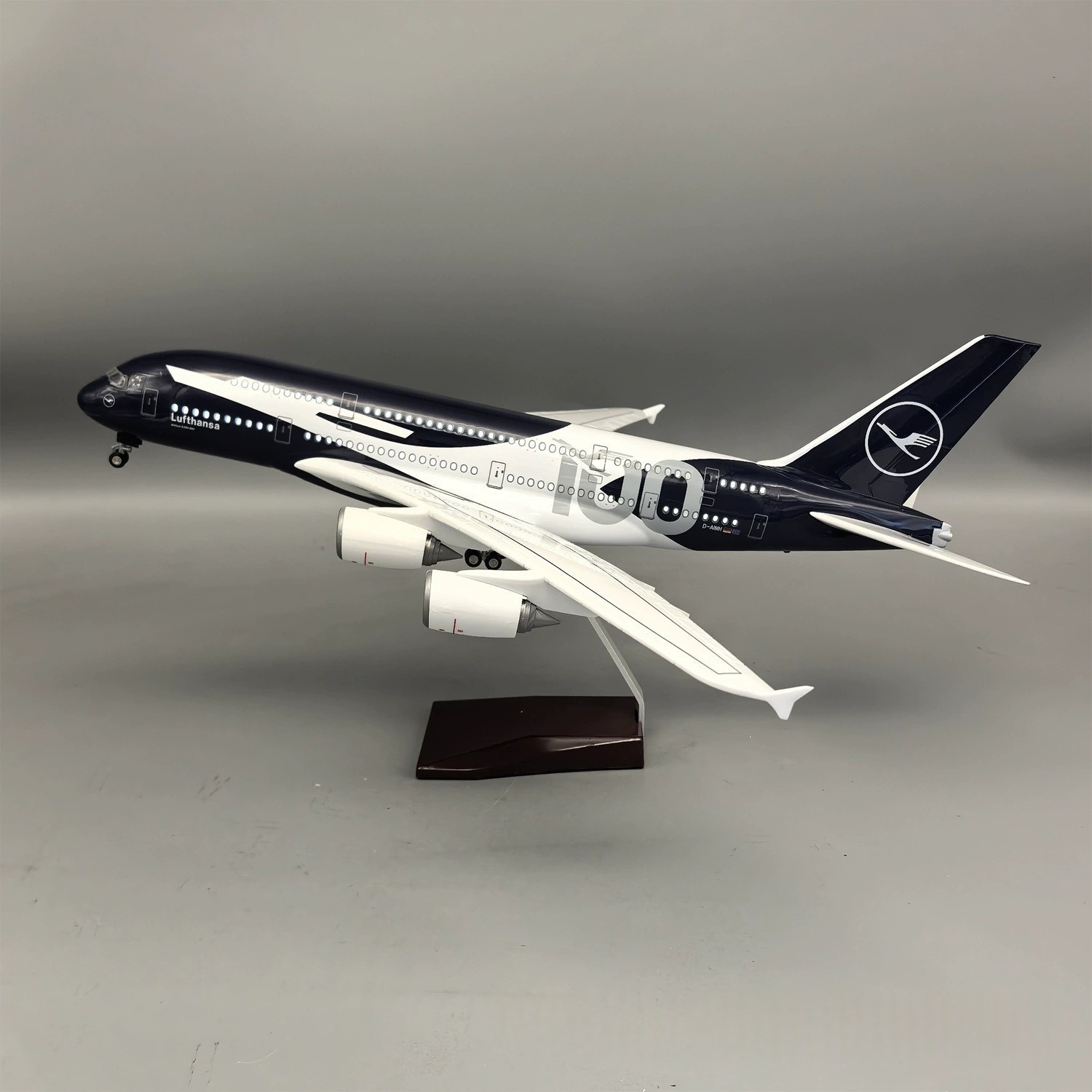 Party Games New Year - Nowy model samolotu Lufthansa A380 z