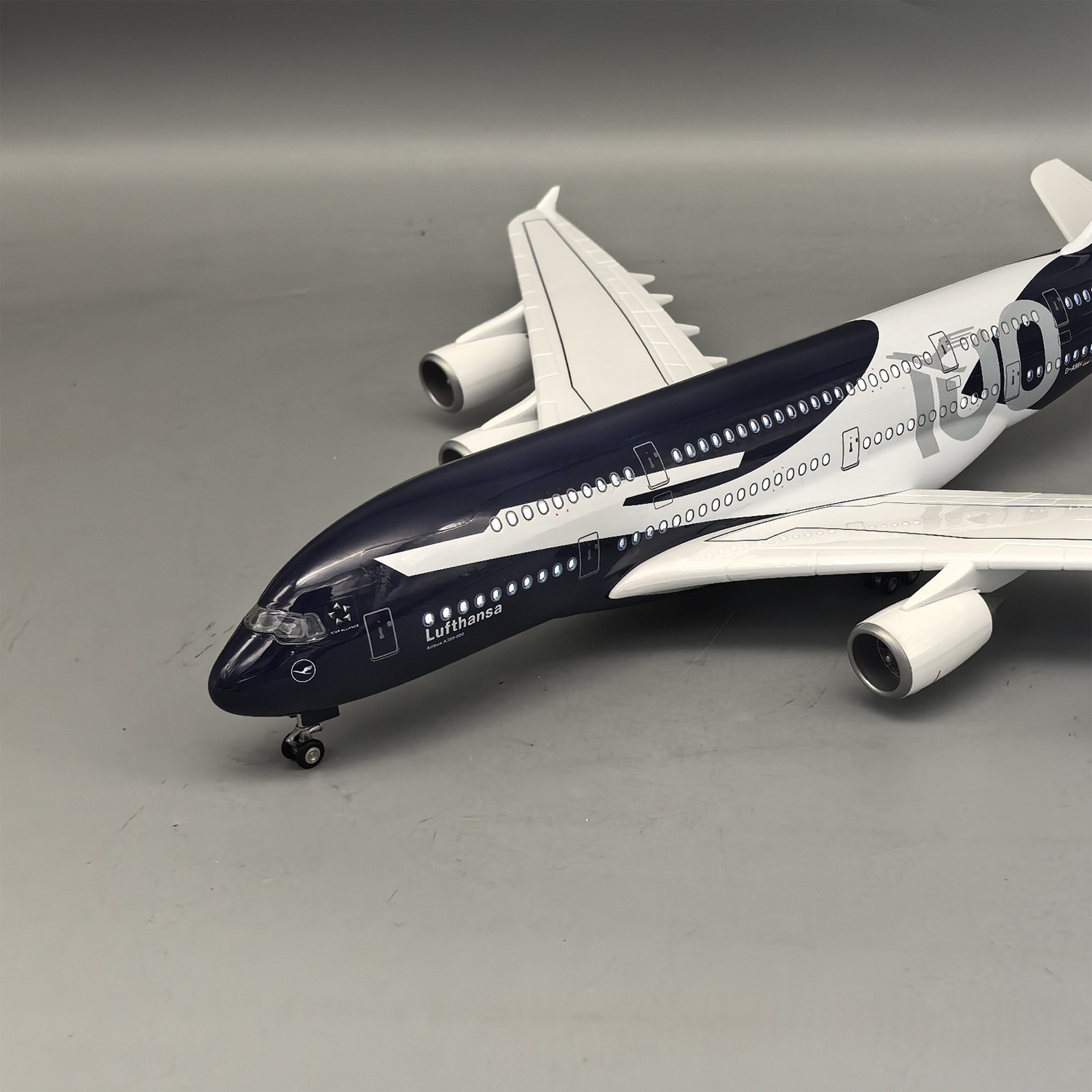 Nowy model samolotu Lufthansa  – Party Games New Year recenzja i cena